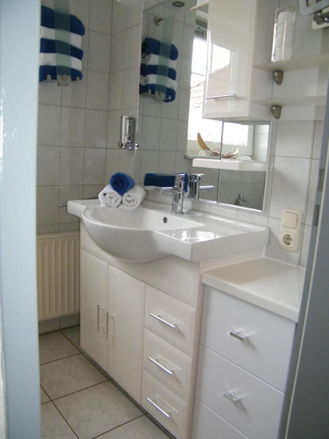 Gastehaus " Schone Aussicht " Apartment Neuharlingersiel Luaran gambar