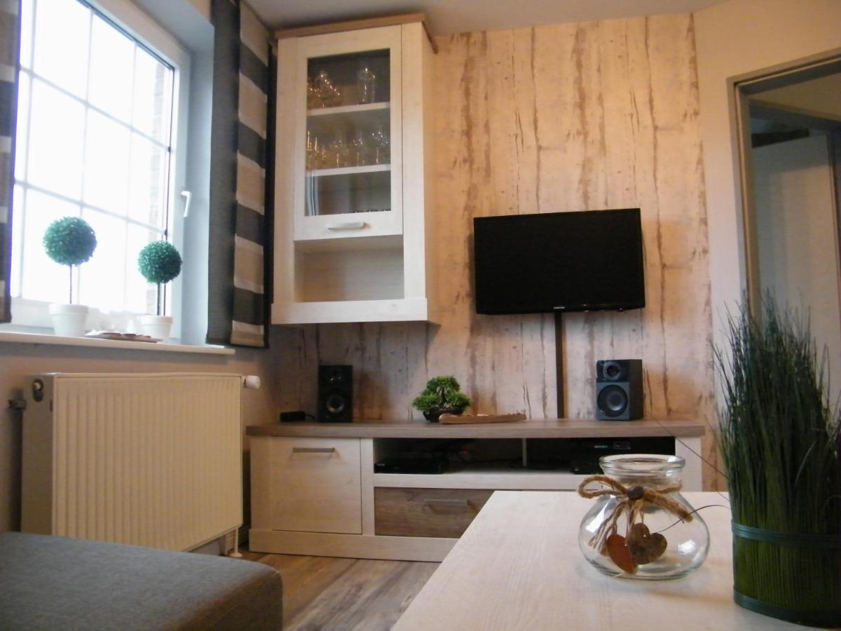 Gastehaus " Schone Aussicht " Apartment Neuharlingersiel Luaran gambar