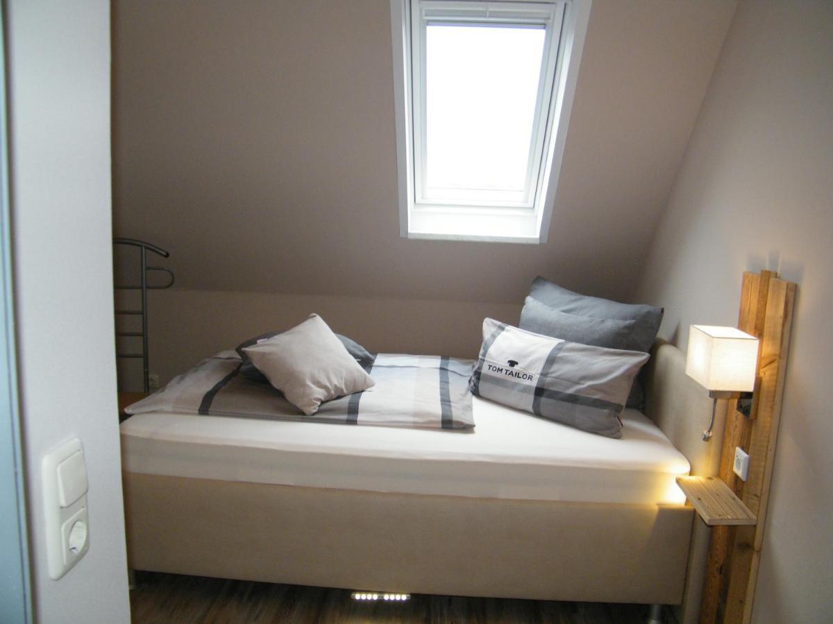 Gastehaus " Schone Aussicht " Apartment Neuharlingersiel Luaran gambar